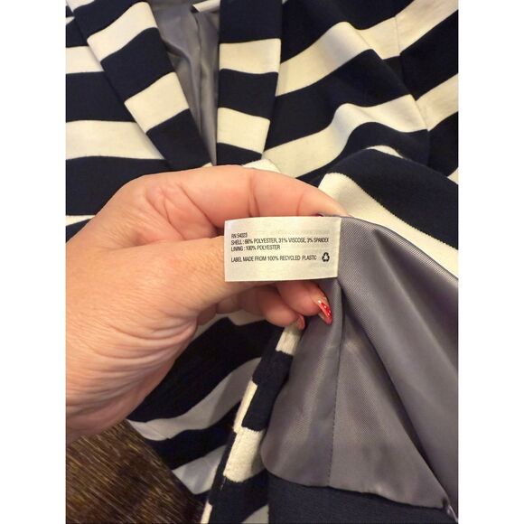 GAP The Academy Blazer Black & White Stripe Blazer sz 6 NWOT - Picture 8 of 8